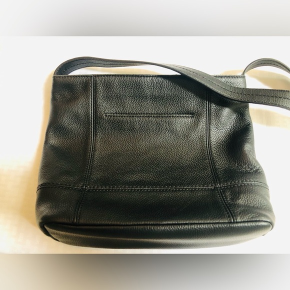 The Sak Black Leather Messenger Bag Sleek and Versatile, Excellent Condition - Picture 5 of 8